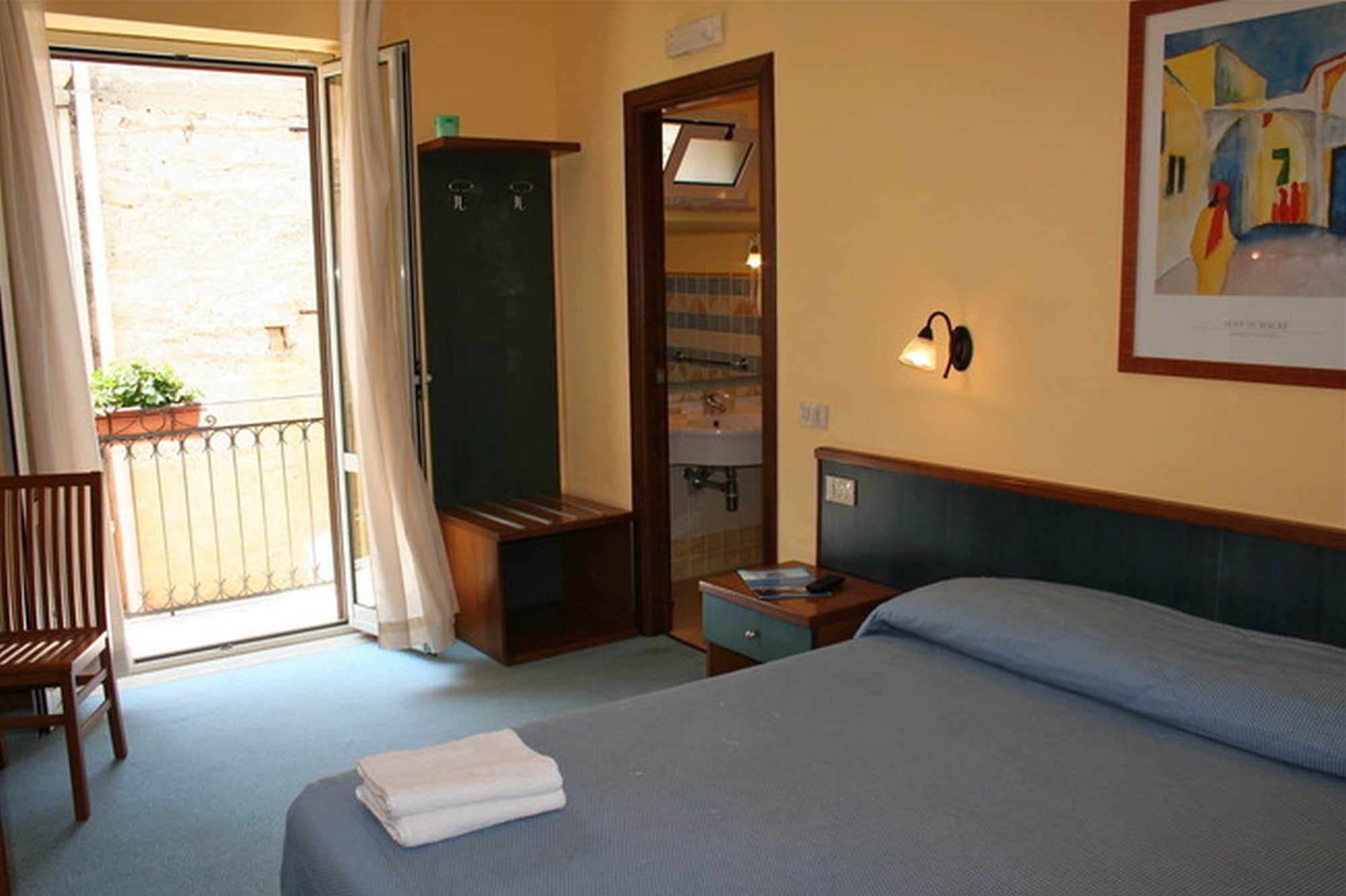 Hotel Clelia Isola di Ustica Εξωτερικό φωτογραφία